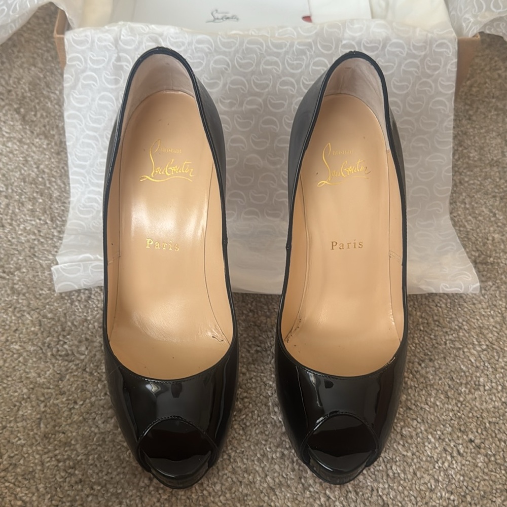 Louboutin patent black Nee Very Prive 120